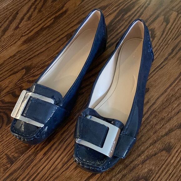 Calvin Klein Women’s 9 Buckle Slip On Ballet Pumps Navy Leather - Picture 1 of 7